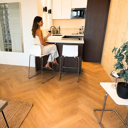 Living In Architecture Icon - Sunny Terrace & Panorama شقة