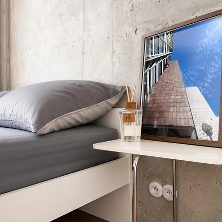 Living In Architecture Icon - Sunny Terrace & Panorama דירה *